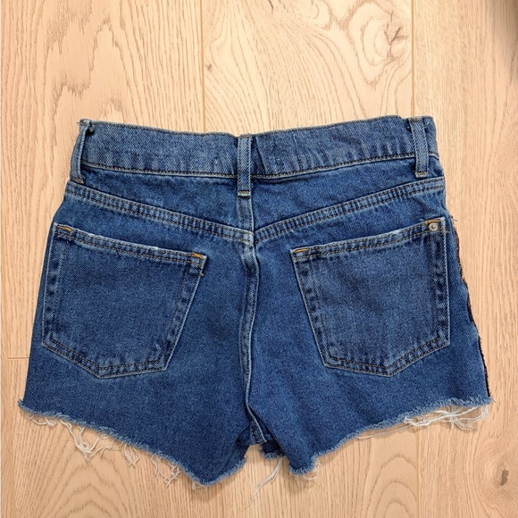 Mango Floral Tapestry Appliqué Distressed Denim Shorts Size 1 - Picture 4 of 4